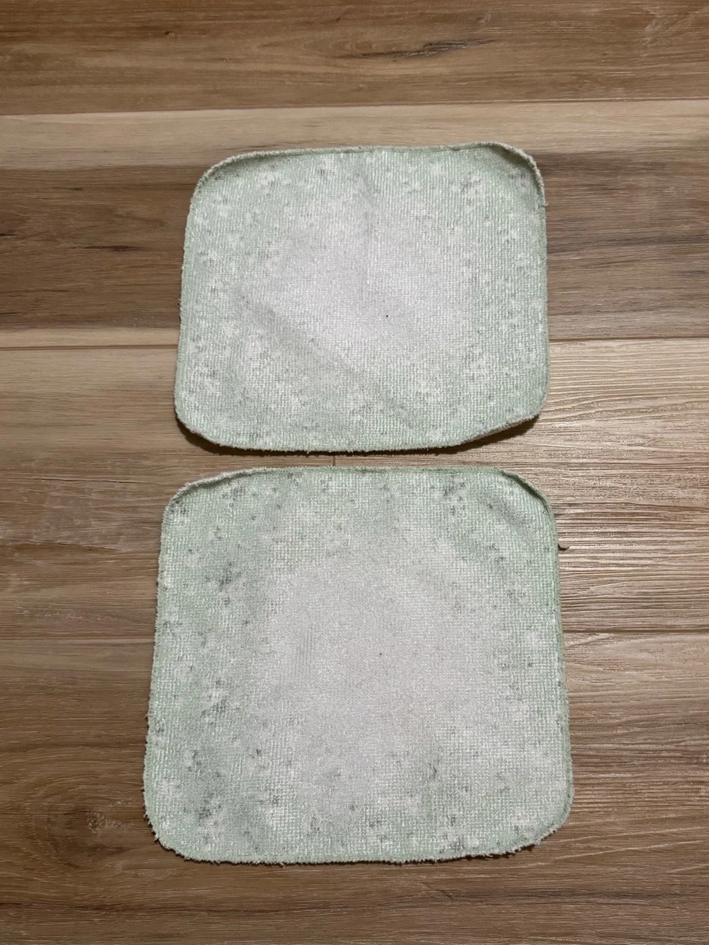 2 green floral baby wash cloths